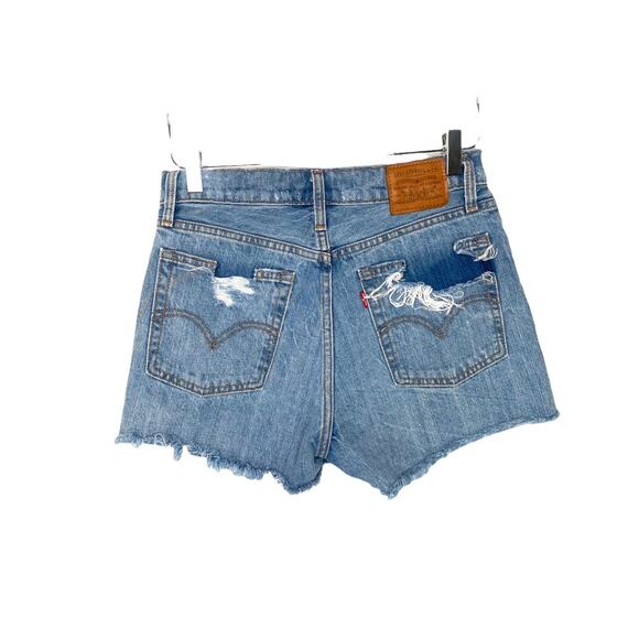 Levi's Premium Distressed Wedgie Denim Cut Off Frayed Hem Jean Shorts Size 28 - Picture 6 of 9